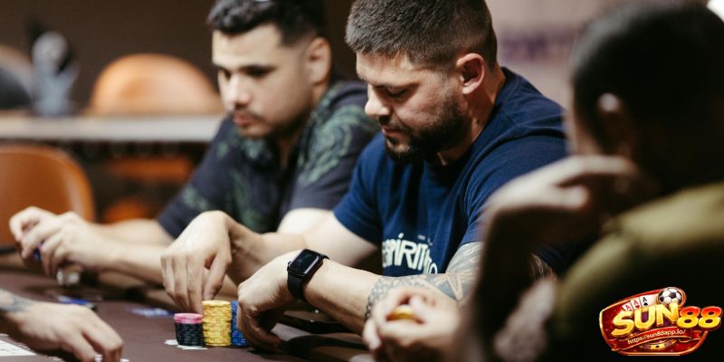 Đọc vị tâm lý đối thủ trên bàn Poker một cách hiệu quả